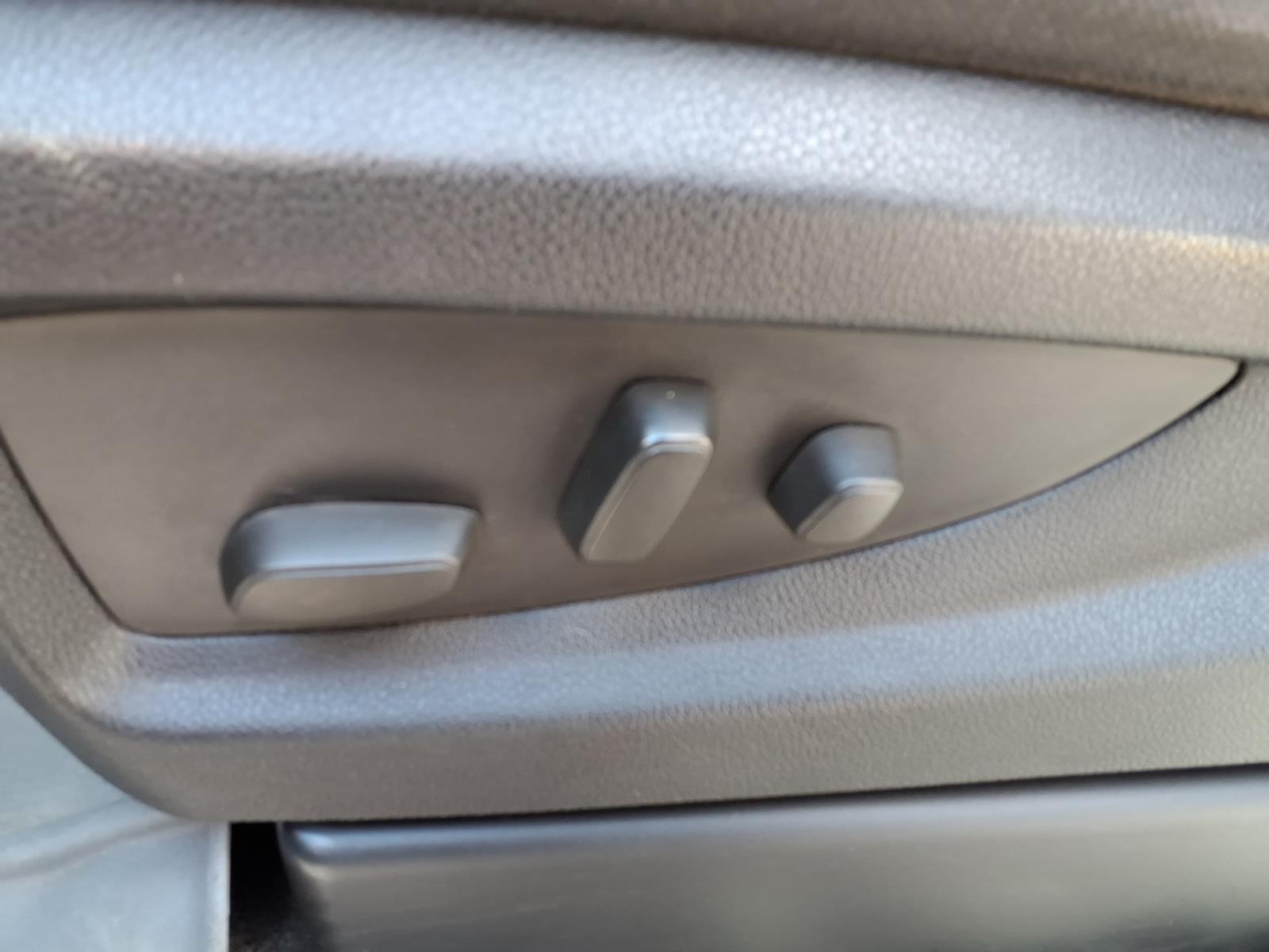 2015 Chevrolet Silverado 1500 LT - 11