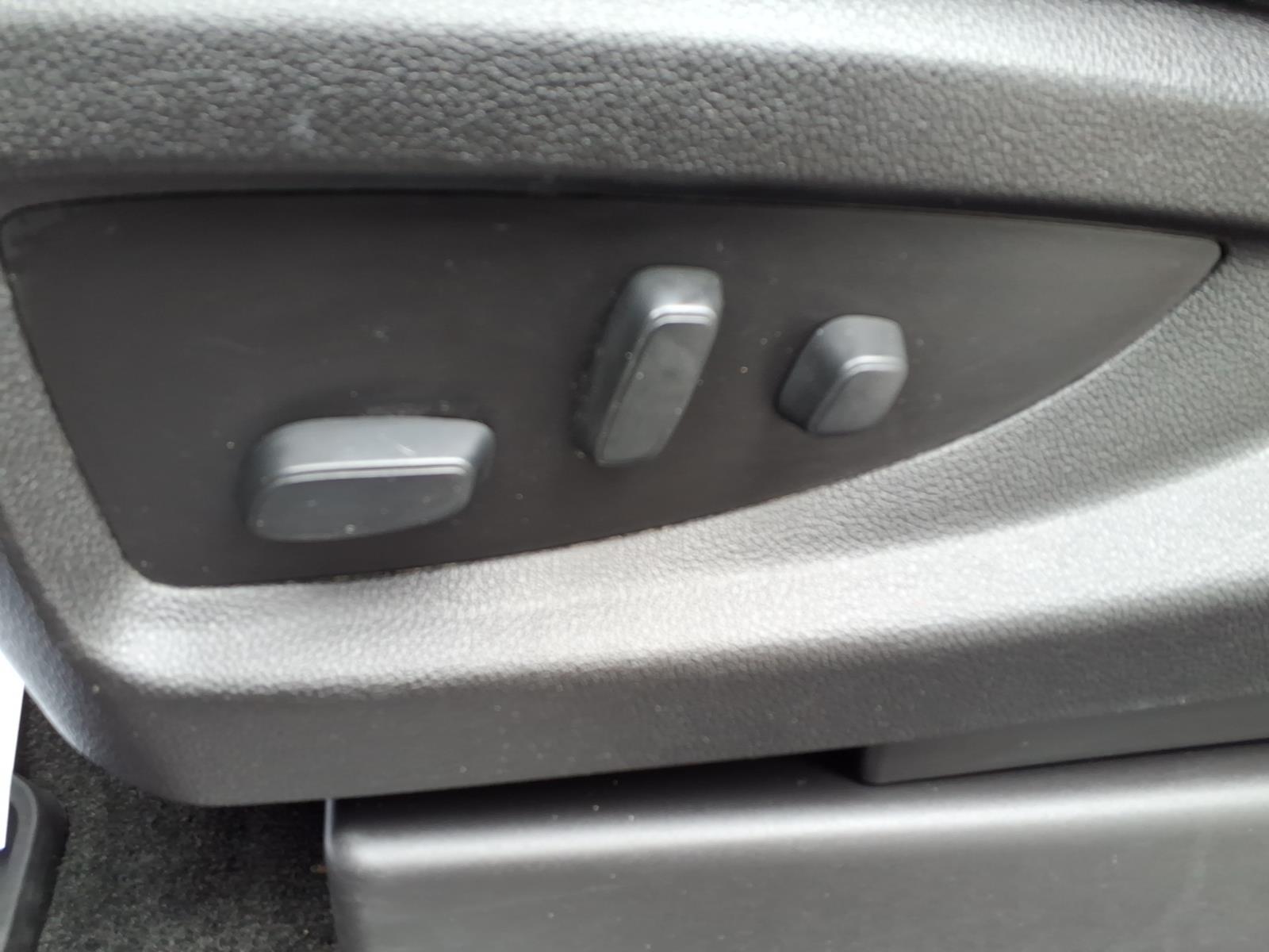 2018 Chevrolet Silverado 1500 photo 12 of 26