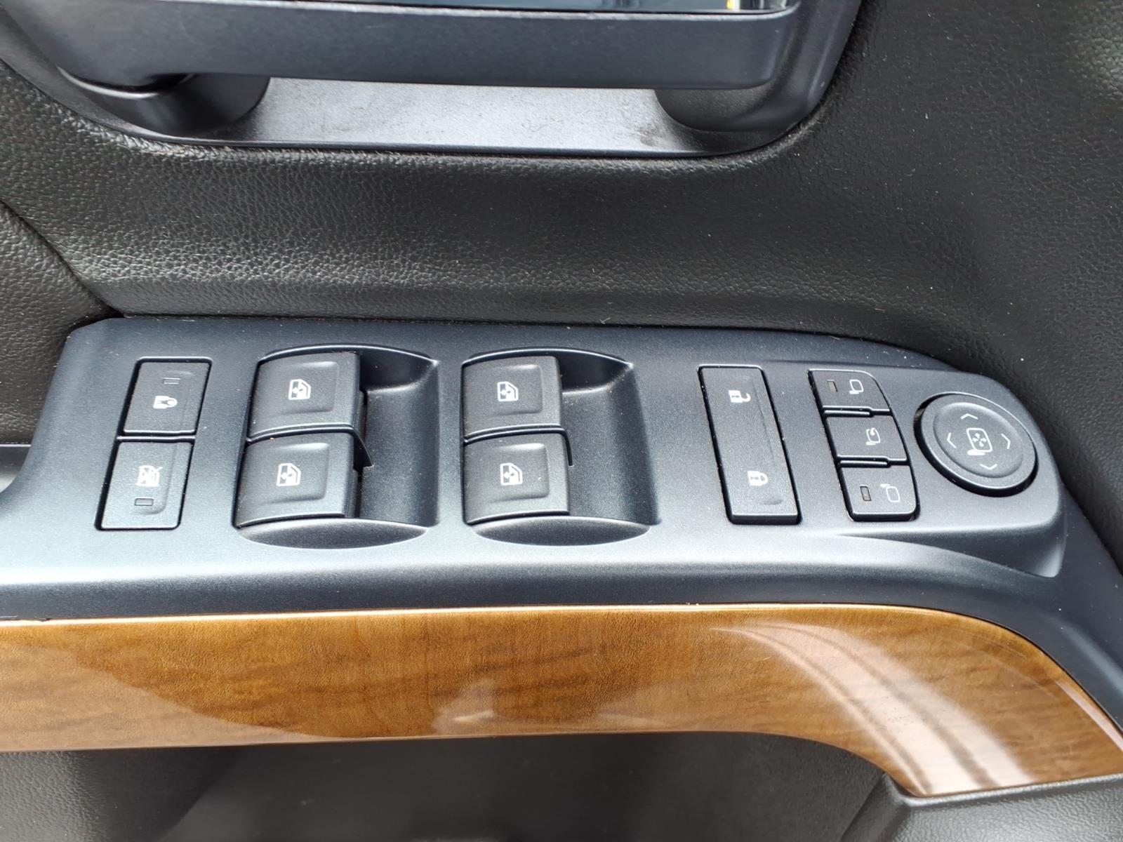 2018 Chevrolet Silverado 1500 LTZ - 11