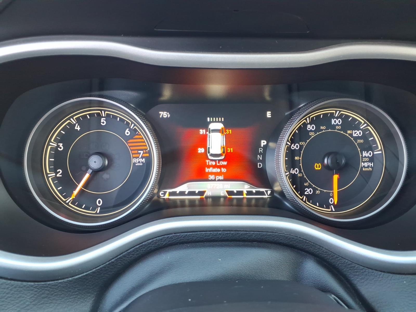 2016 Jeep Cherokee photo 15 of 29