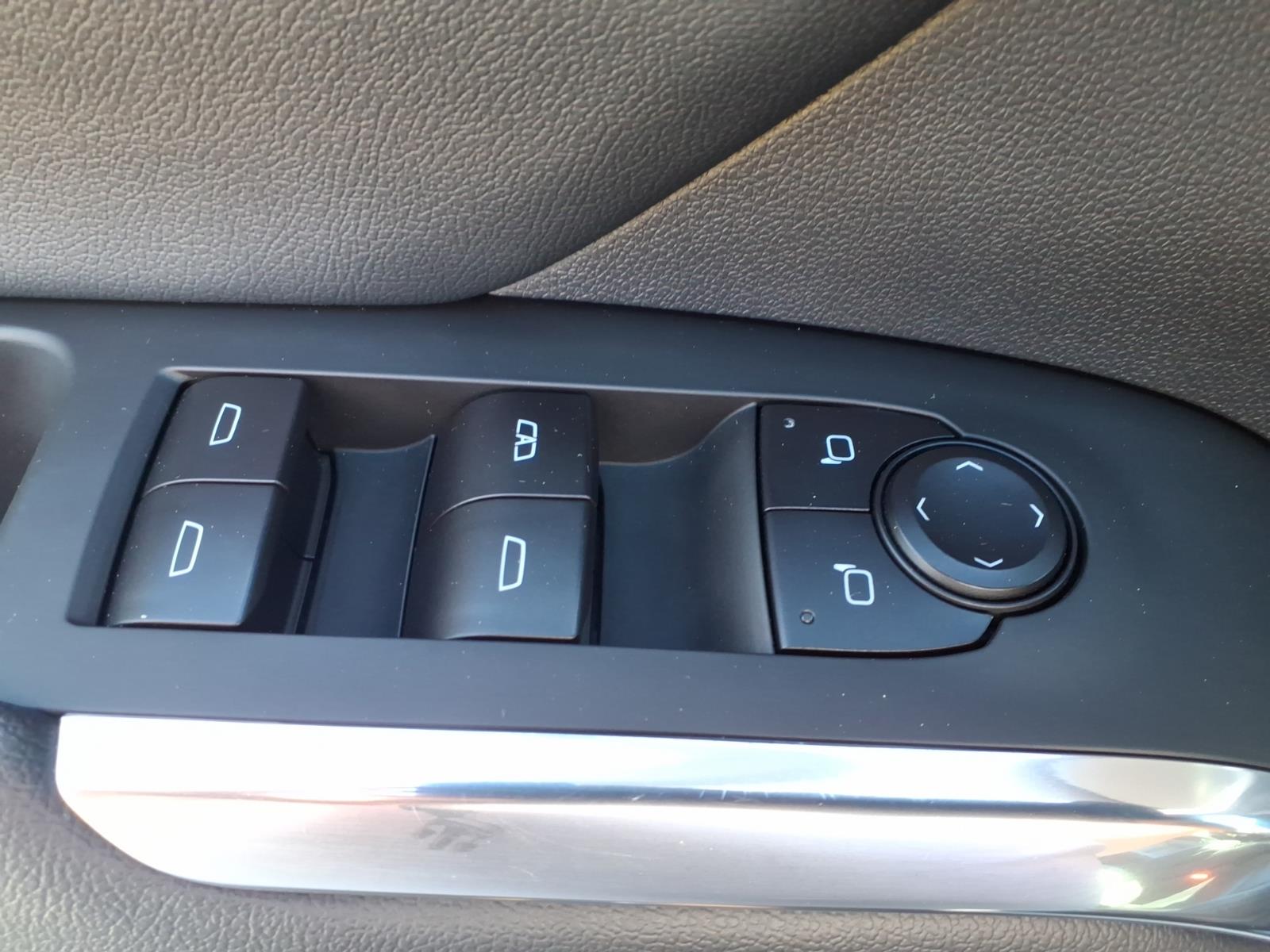 2025 Chevrolet Traverse photo 15 of 28