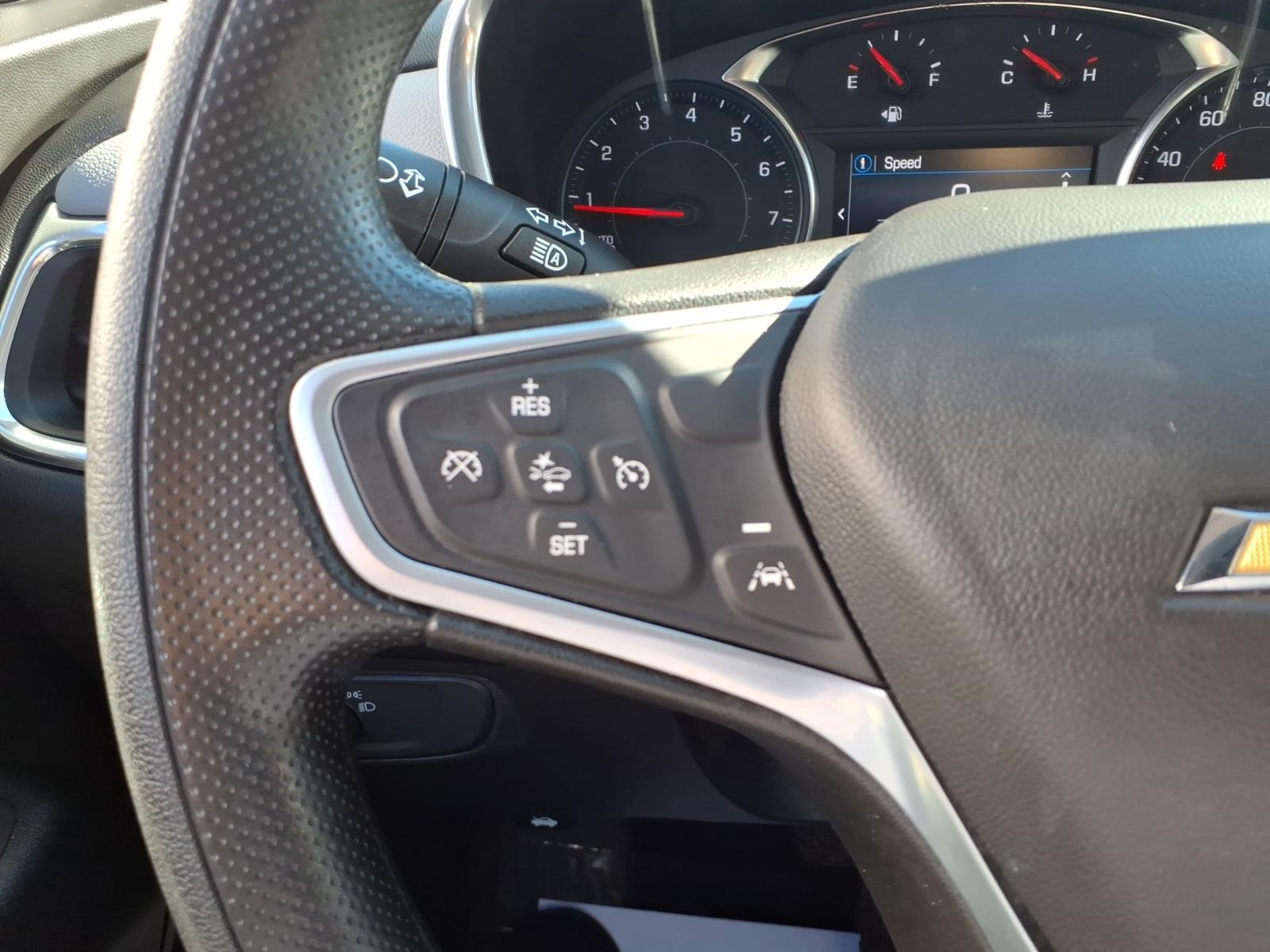 2022 Chevrolet Equinox photo 16 of 28