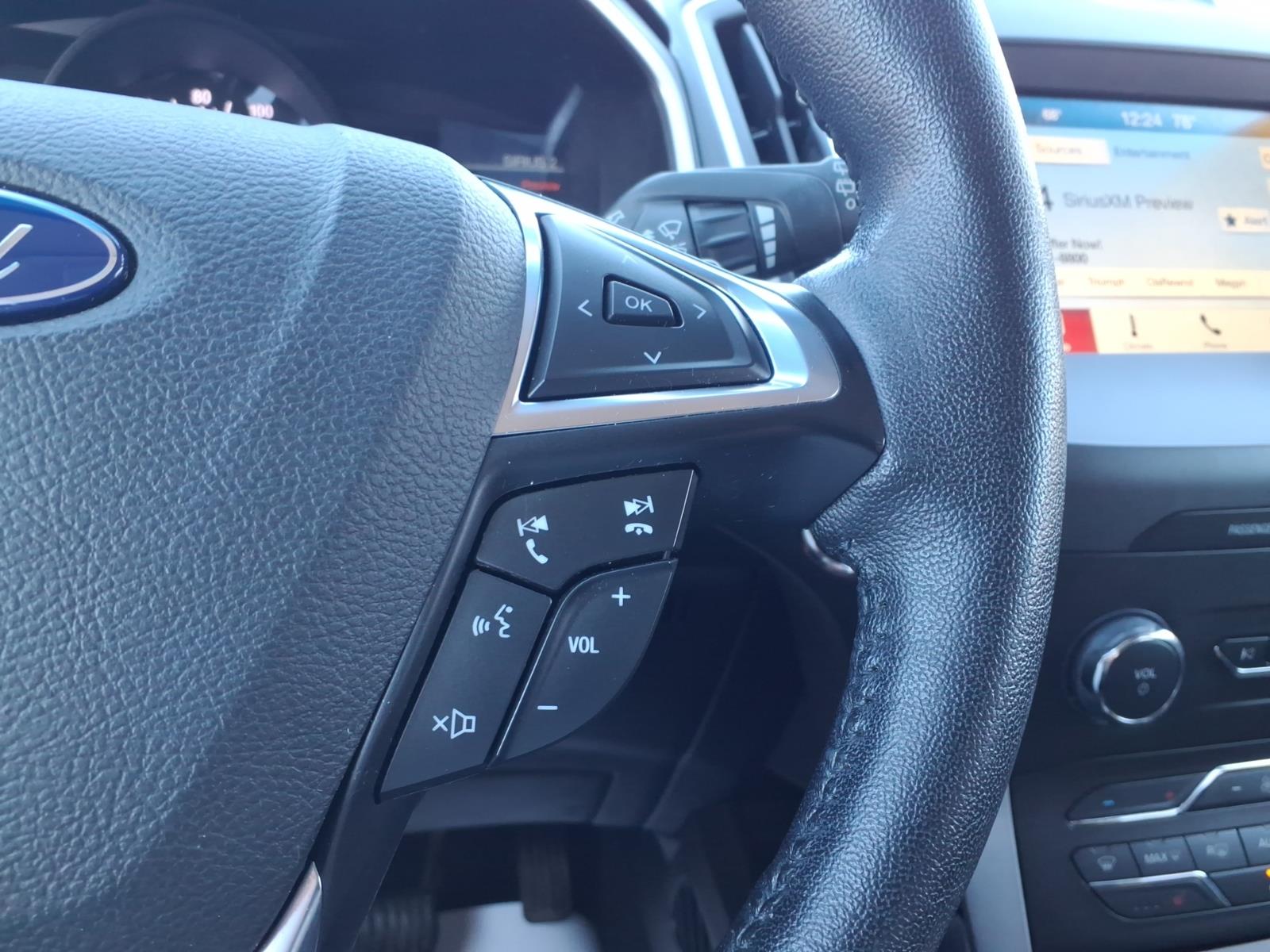 2019 Ford Edge photo 17 of 26