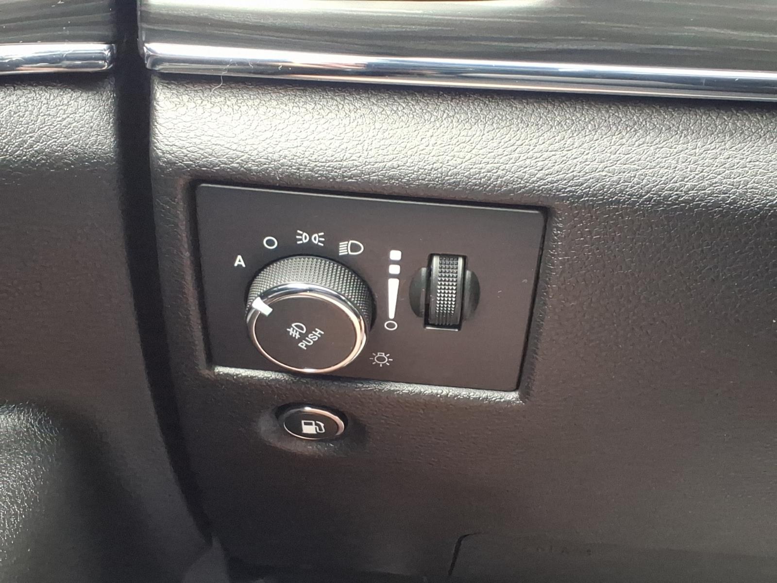 2019 Jeep Grand Cherokee Limited Billet Silver Metallic Clear Coat at Team Chevrolet Buick GMC