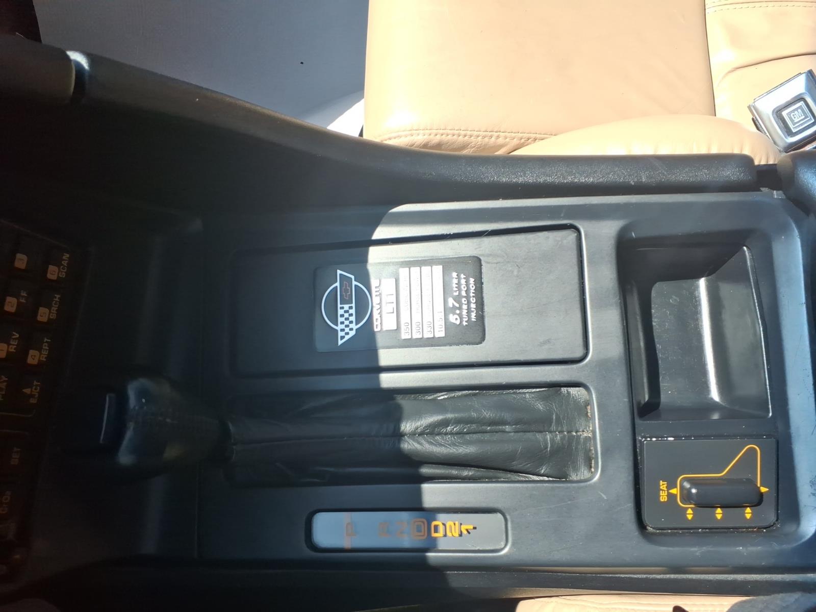 1992 Chevrolet Corvette photo 18 of 24