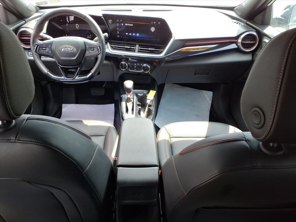 2025 Chevrolet Trax RS Summit White at Team Chevrolet Buick GMC