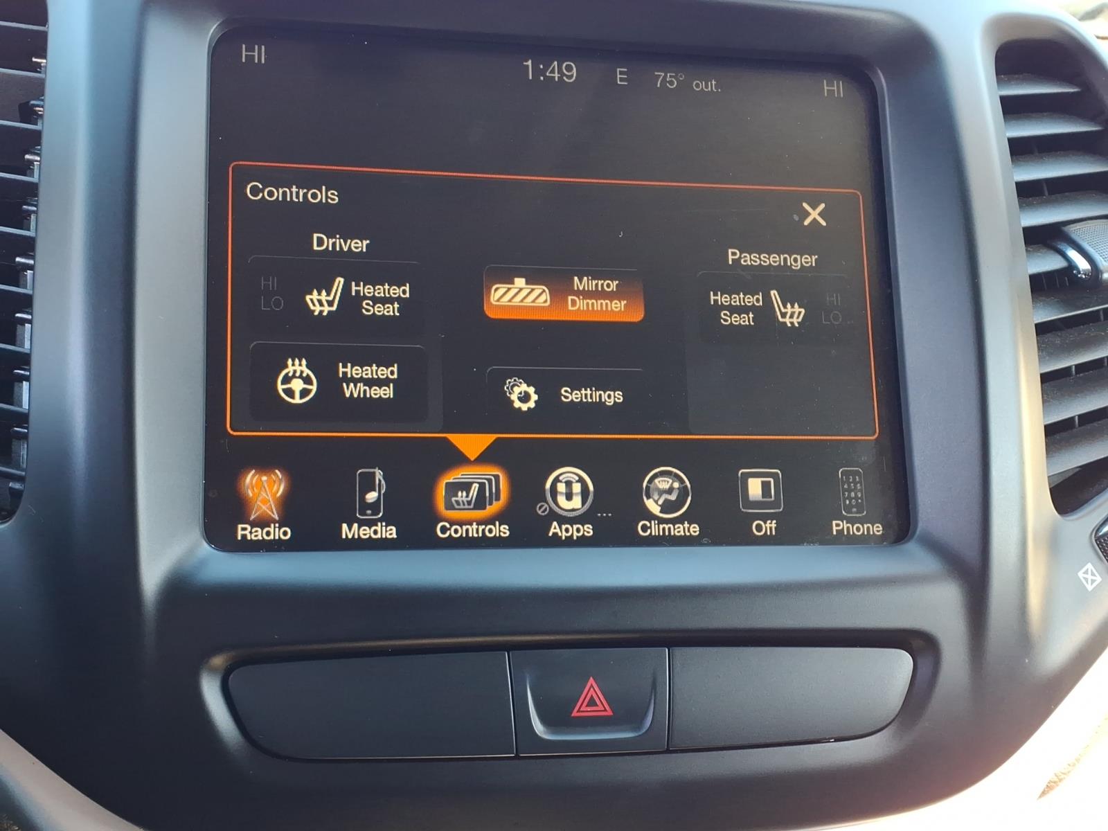 2016 Jeep Cherokee photo 20 of 29