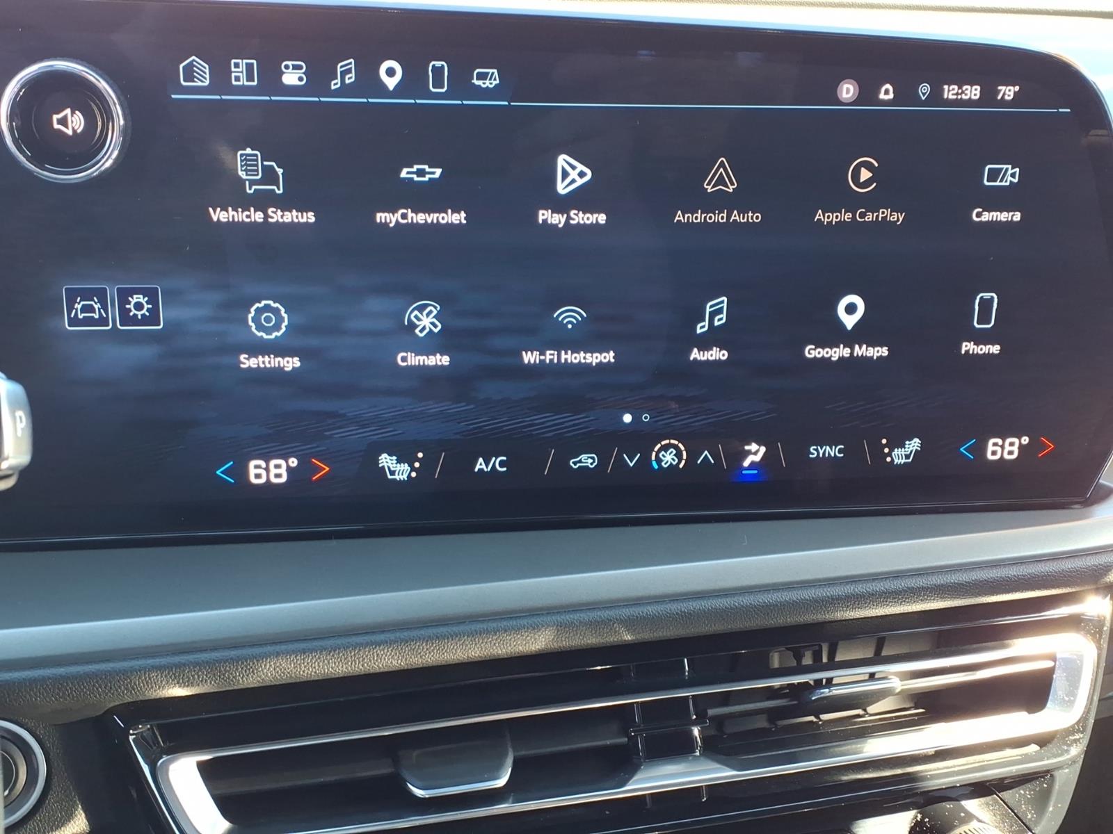 2025 Chevrolet Traverse photo 20 of 28