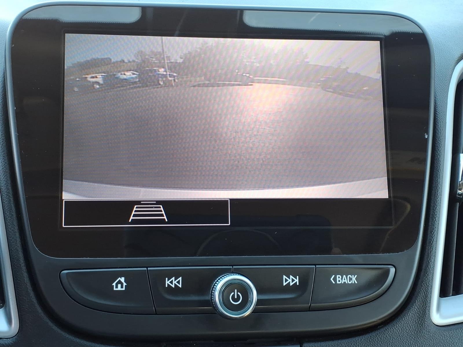 2022 Chevrolet Malibu photo 21 of 28