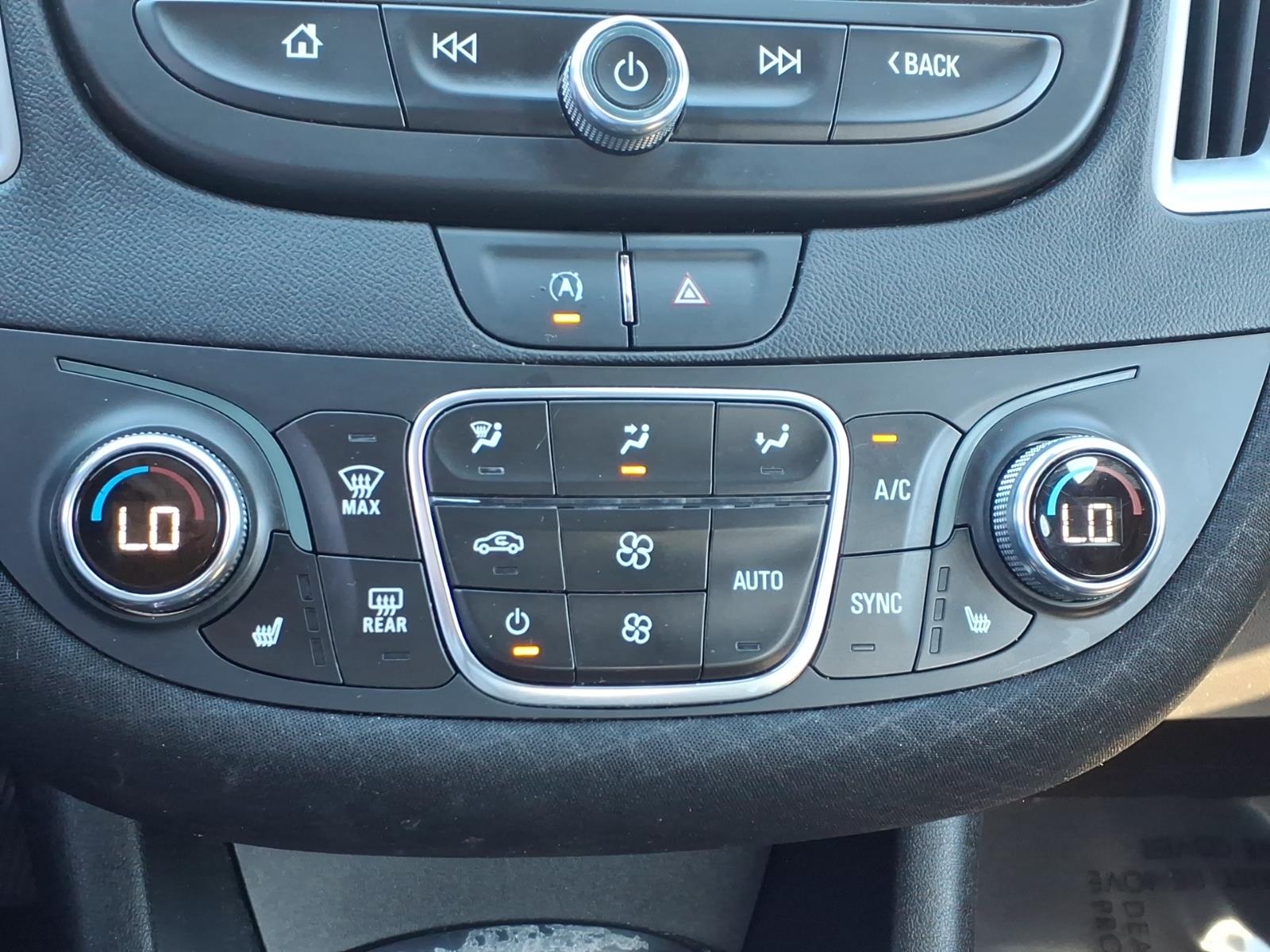 2022 Chevrolet Malibu photo 22 of 28