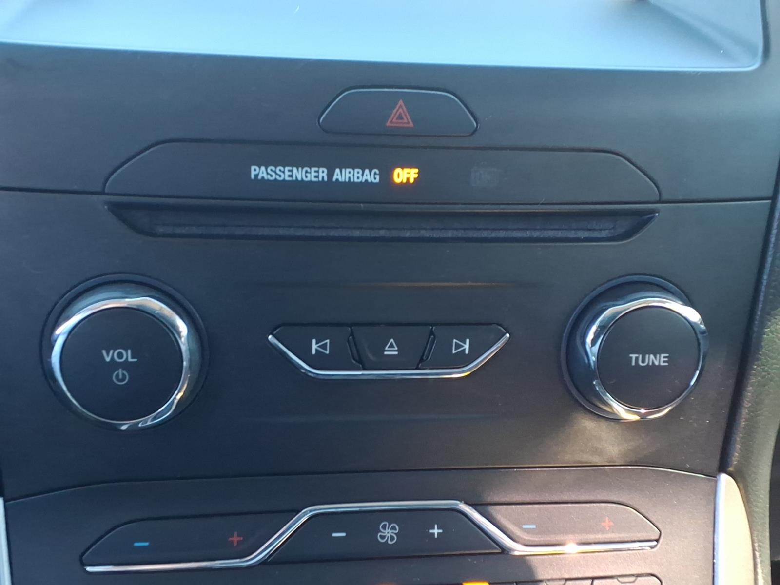 2018 Ford Edge photo 22 of 28