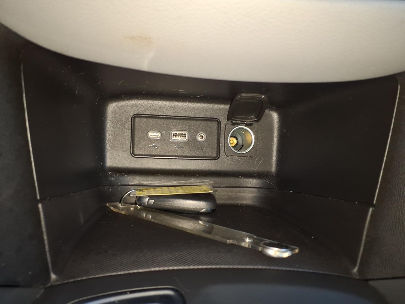 2022 Chevrolet Equinox photo 24 of 28