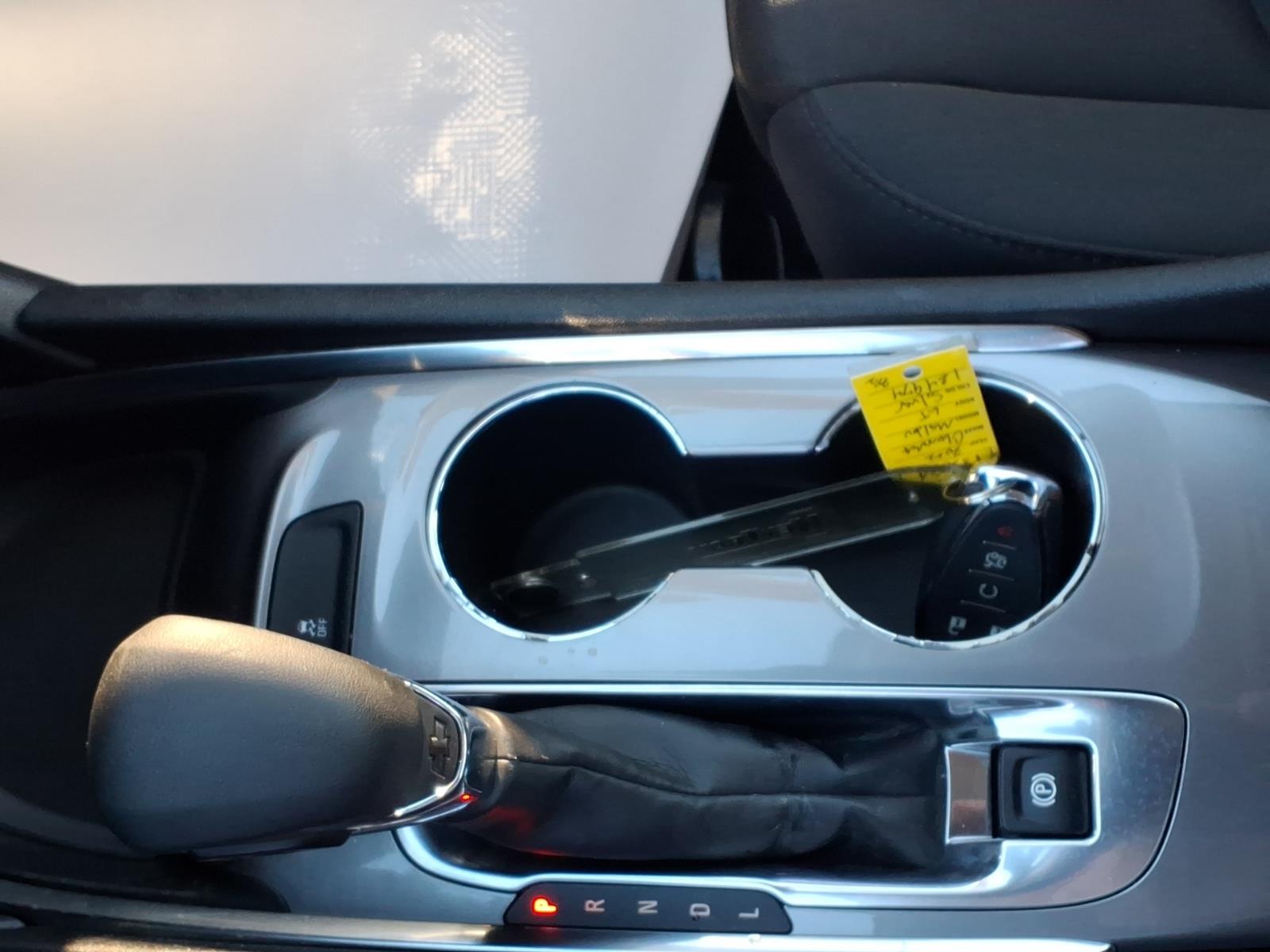 2022 Chevrolet Malibu photo 25 of 28