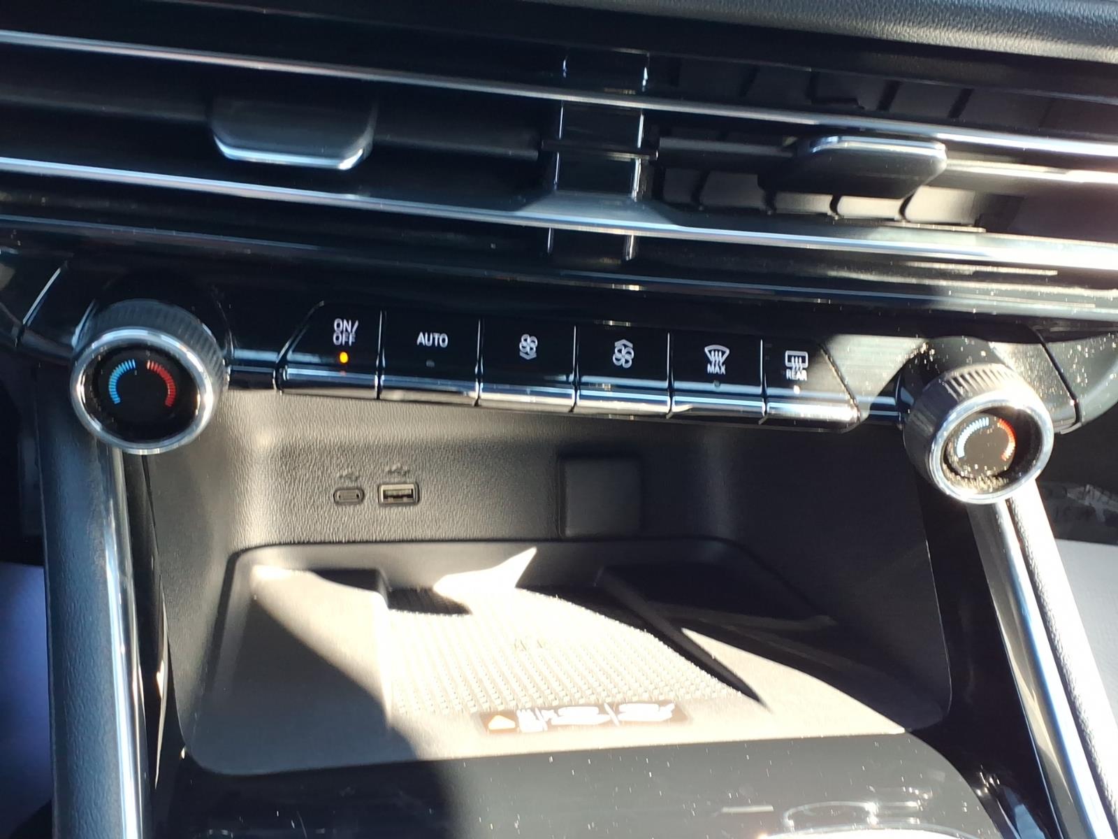2025 Chevrolet Traverse photo 25 of 28