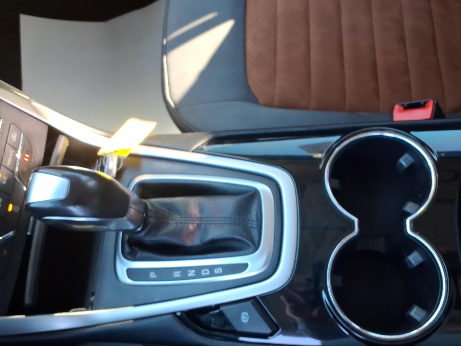 2018 Ford Edge photo 25 of 28