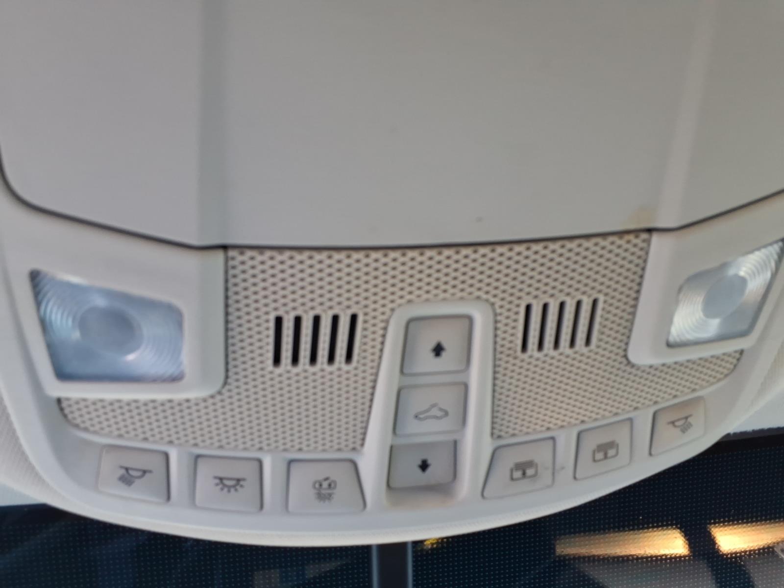 2018 Ford Edge photo 27 of 28