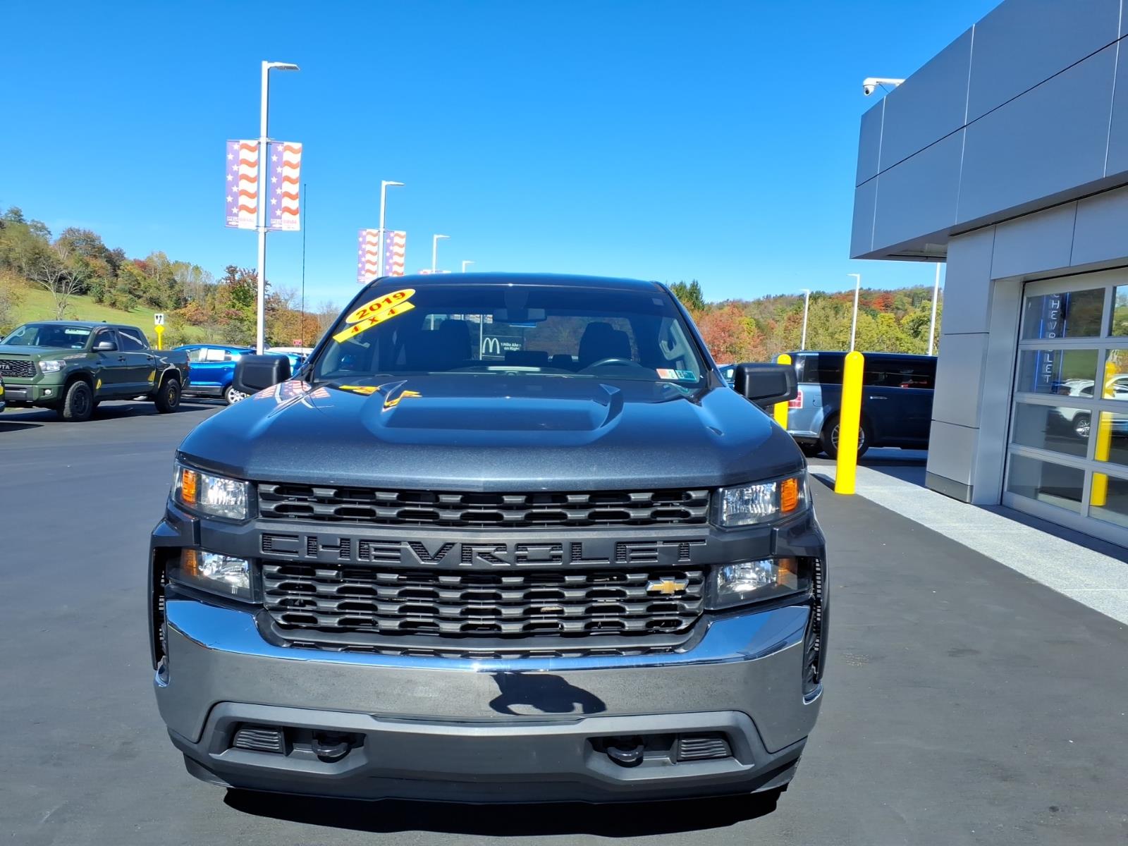 2019 Chevrolet Silverado 1500 photo 3 of 24