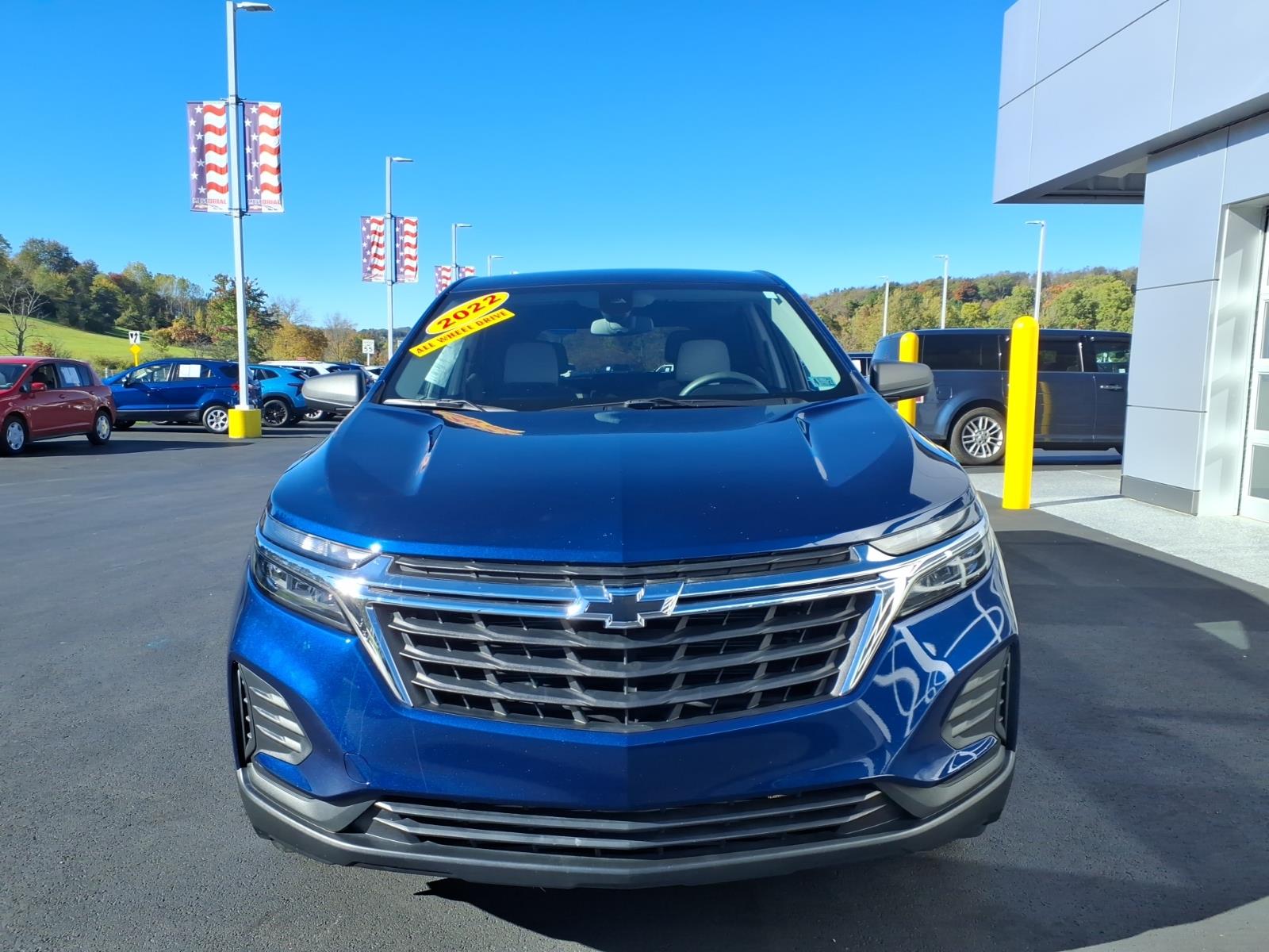 2022 Chevrolet Equinox photo 3 of 28