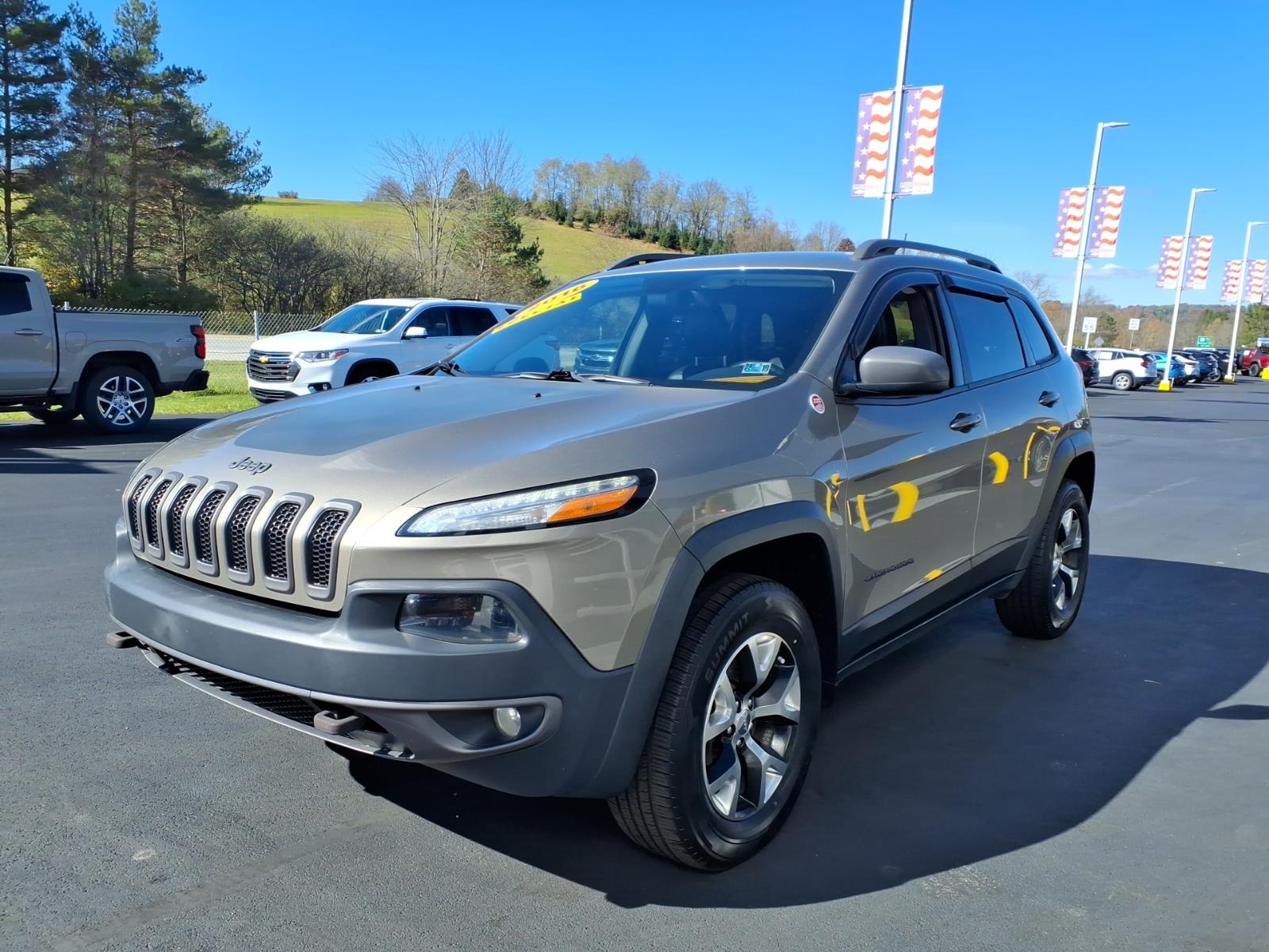 2016 Jeep Cherokee photo 4 of 29