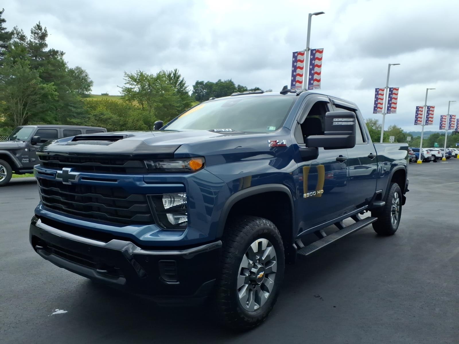 2025 Chevrolet Silverado 2500HD Custom - 3