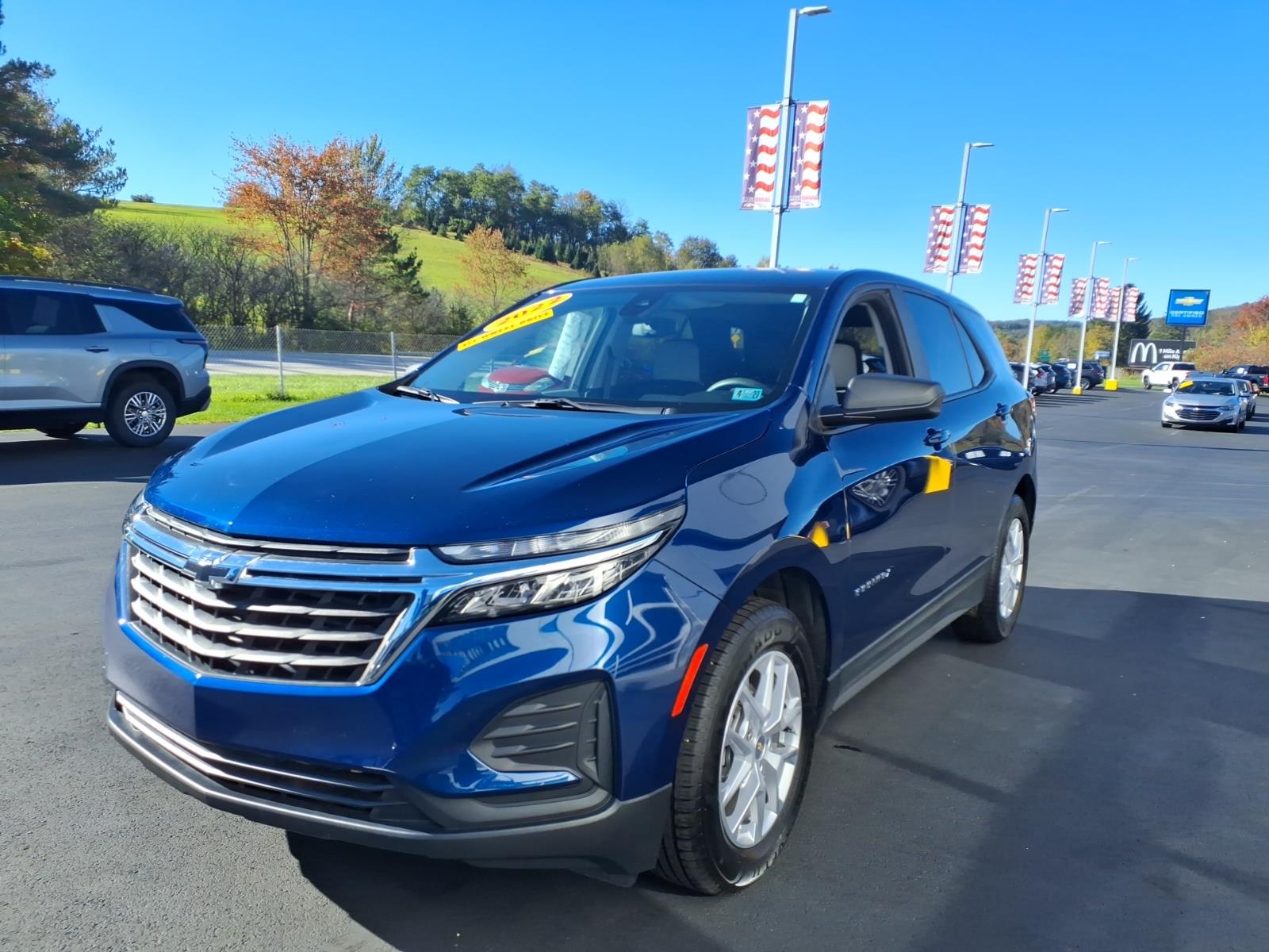 2022 Chevrolet Equinox photo 4 of 28
