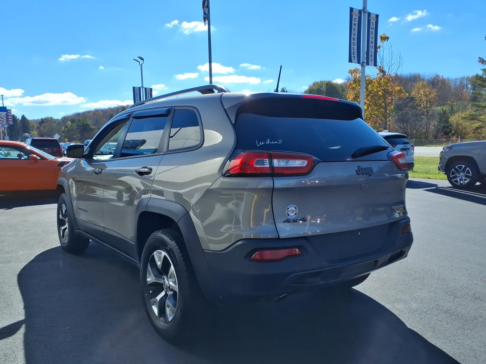 2016 Jeep Cherokee photo 5 of 29