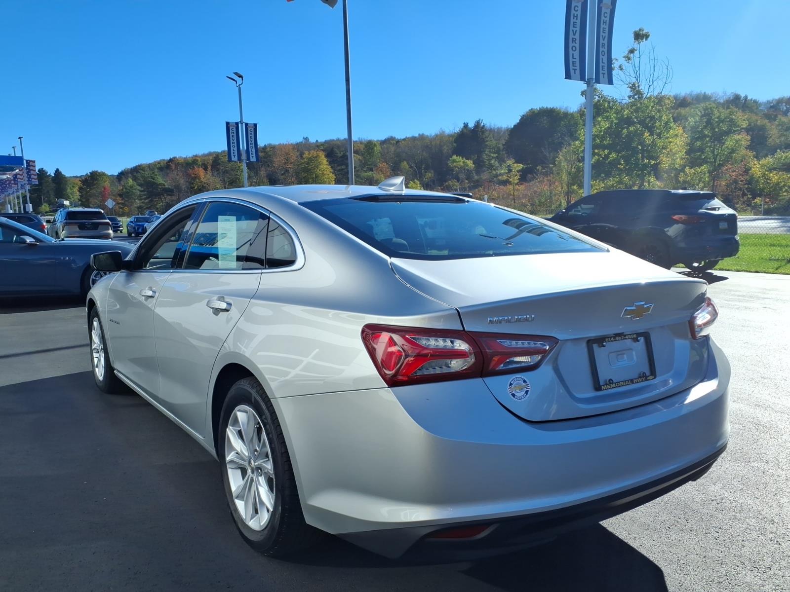 2022 Chevrolet Malibu photo 5 of 28