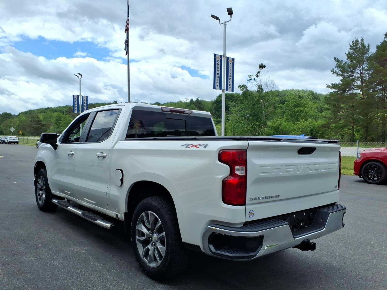 2020 Chevrolet Silverado 1500 LT Summit White at Memorial Highway Chevrolet
