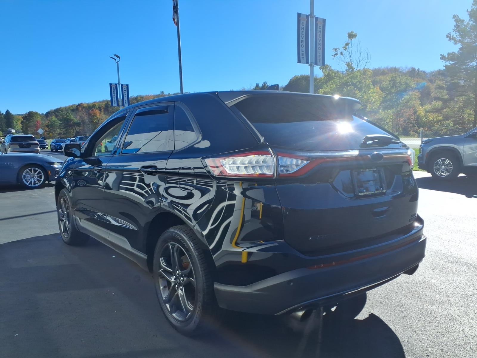 2018 Ford Edge photo 5 of 28