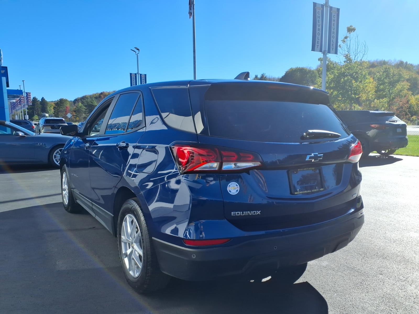 2022 Chevrolet Equinox photo 5 of 28