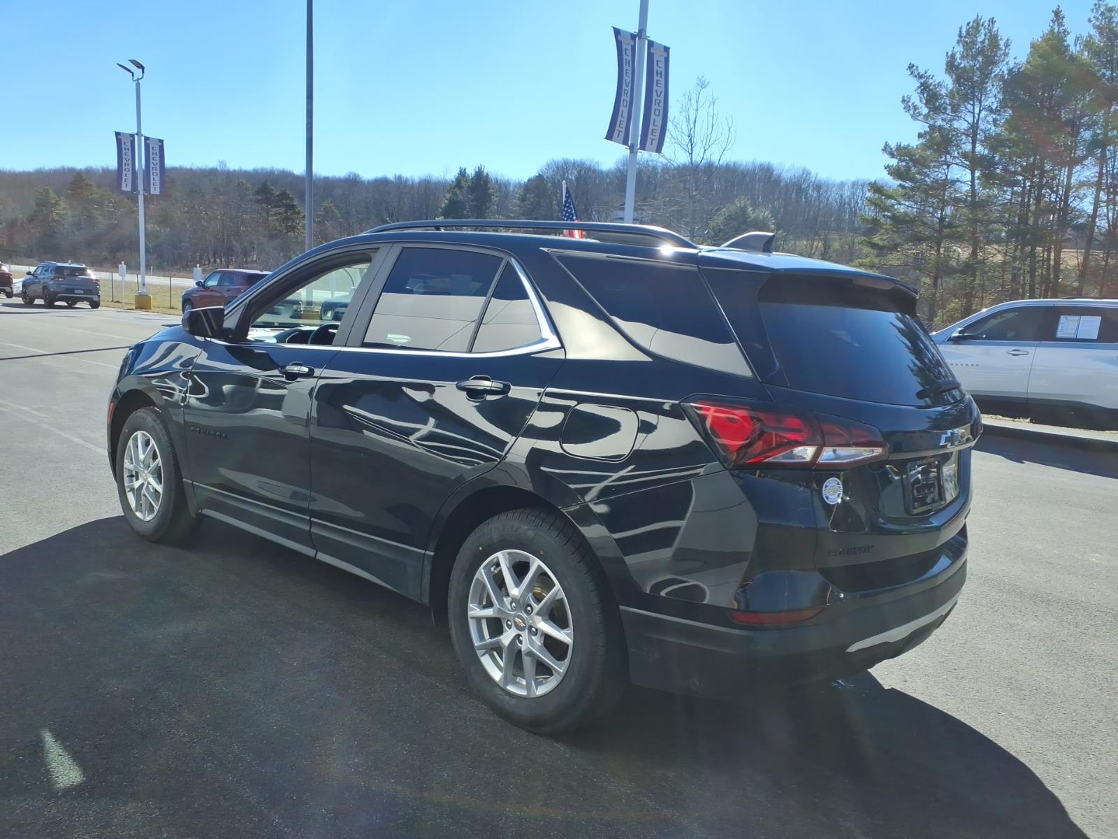 2022 Chevrolet Equinox LT - 4