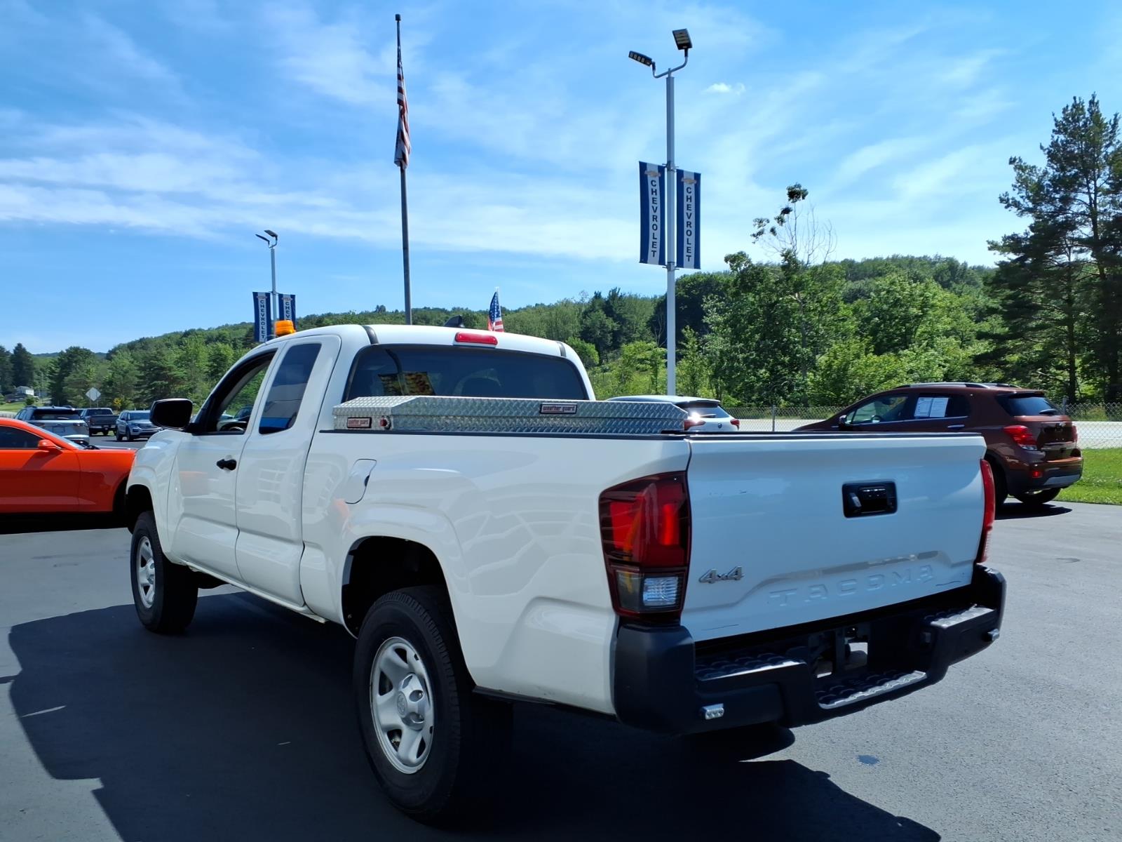 2022 Toyota Tacoma SR5 - 4