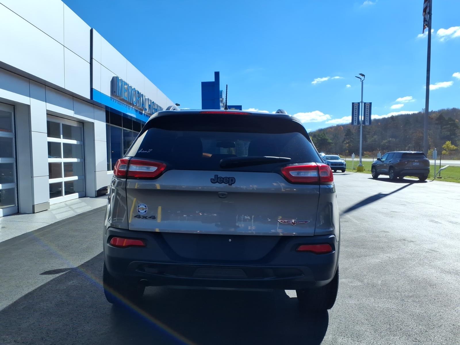 2016 Jeep Cherokee photo 6 of 29