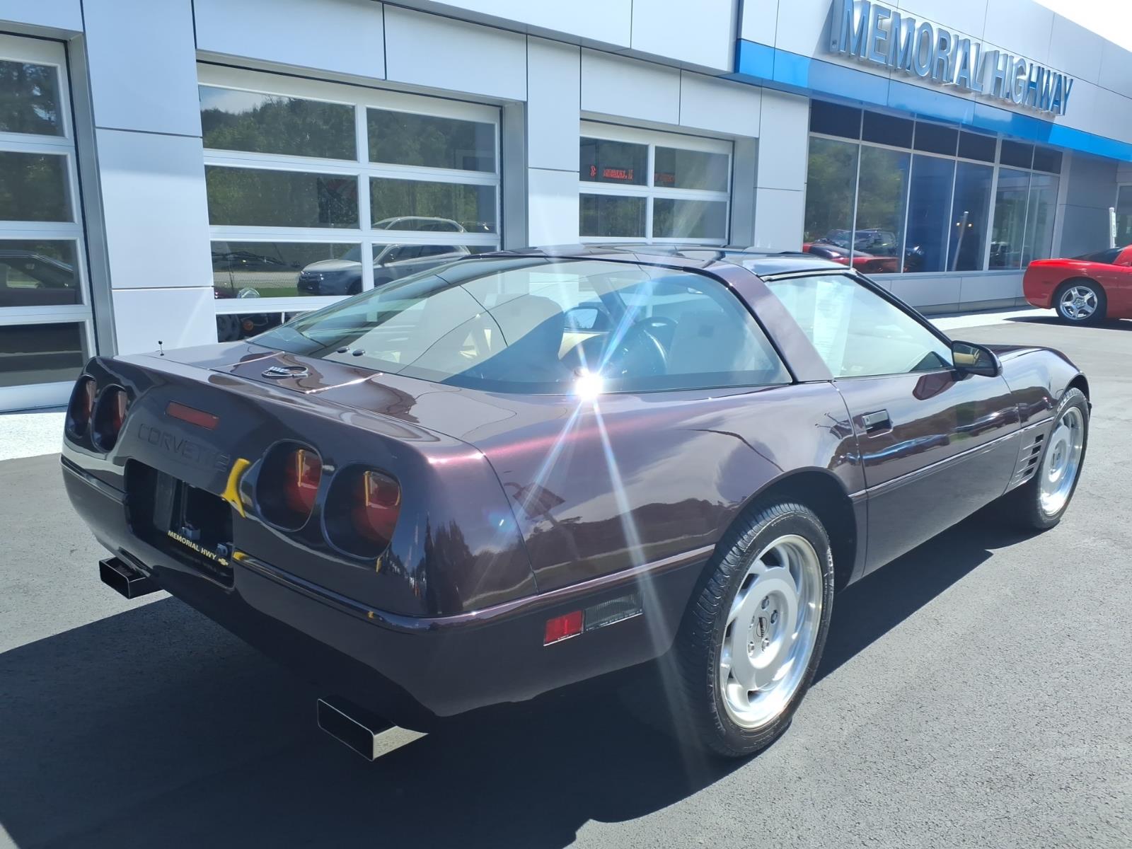 1992 Chevrolet Corvette photo 7 of 24