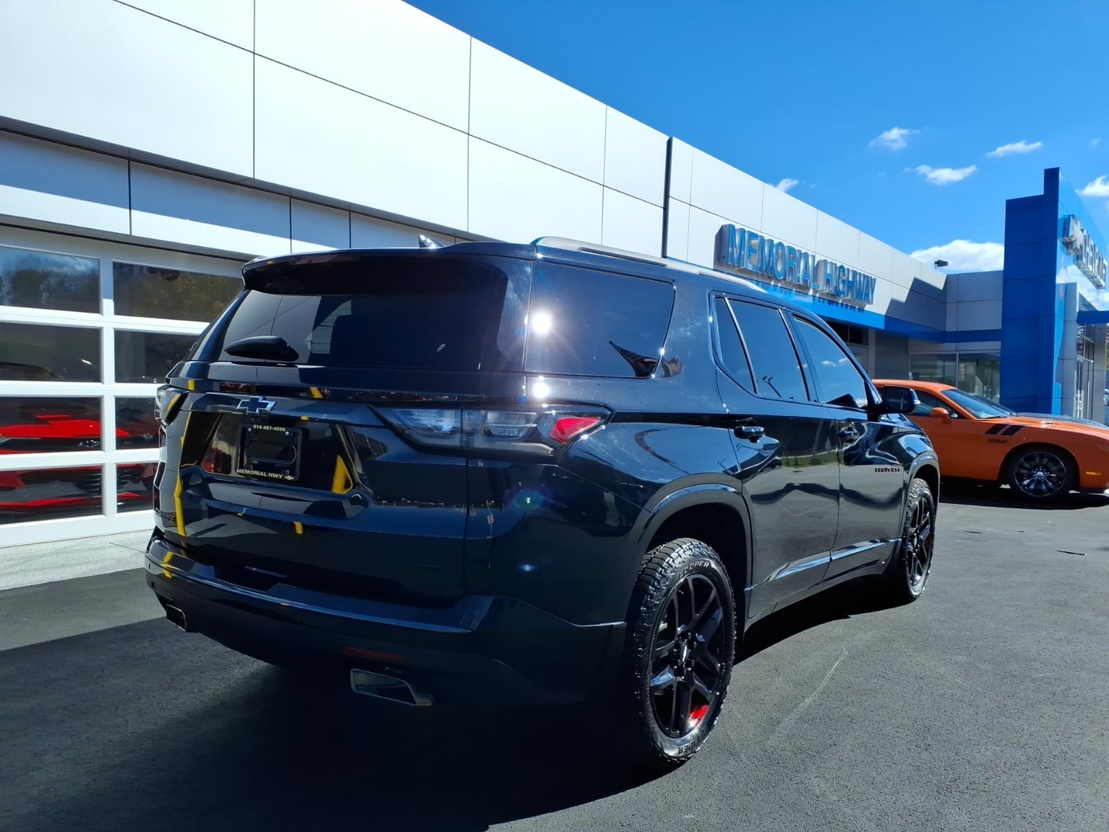 2020 Chevrolet Traverse photo 7 of 29