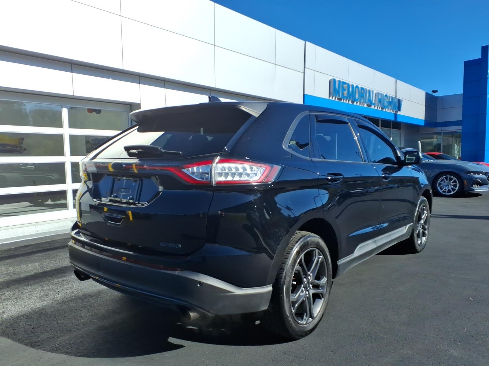 2018 Ford Edge photo 7 of 28