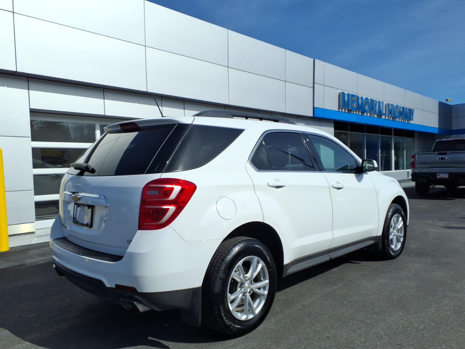 2017 Chevrolet Equinox LT - 6