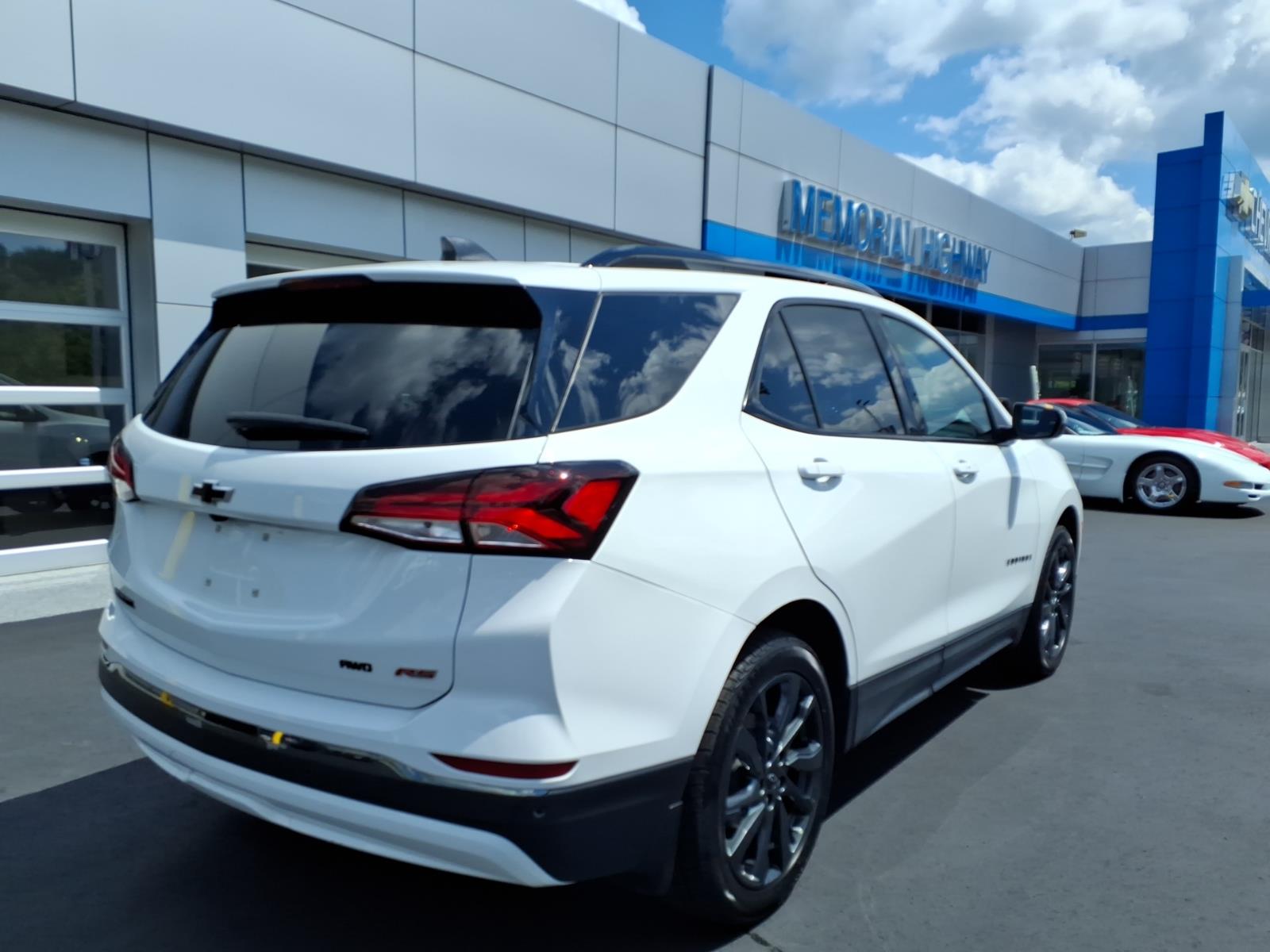 2023 Chevrolet Equinox RS White at Memorial Highway Chevrolet