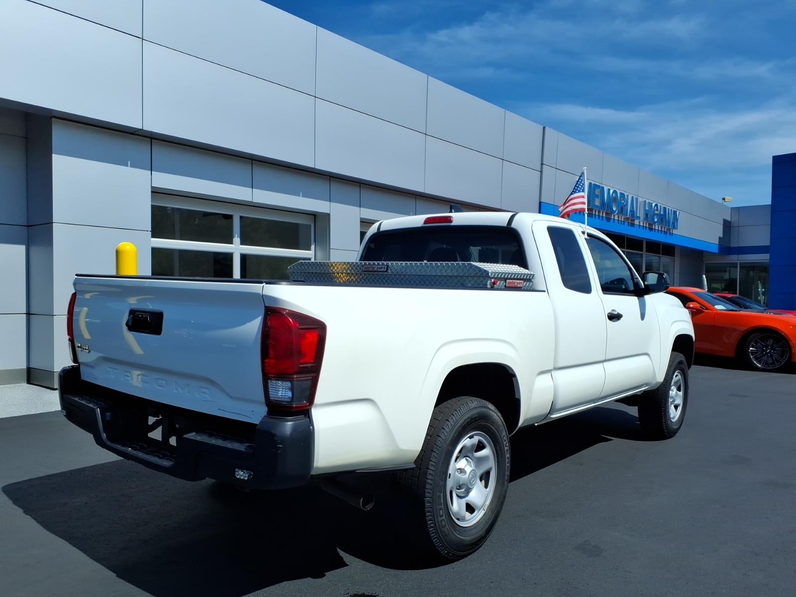 2022 Toyota Tacoma SR5 - 6