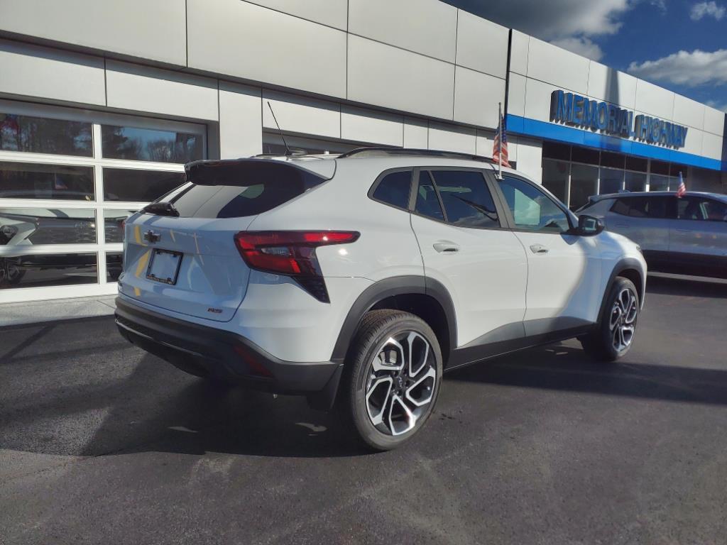 2025 Chevrolet Trax RS Summit White at Team Chevrolet Buick GMC