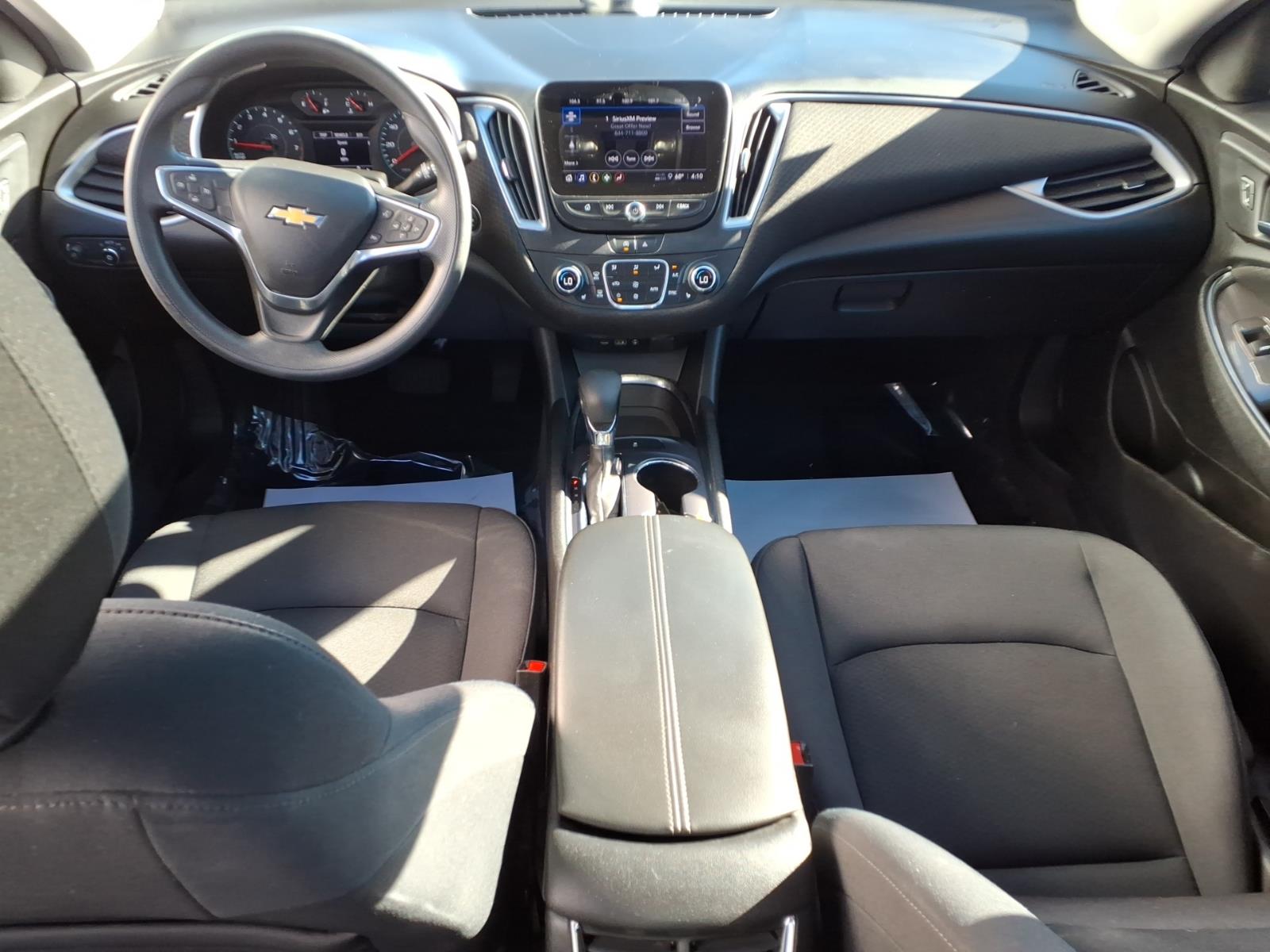 2022 Chevrolet Malibu photo 8 of 28