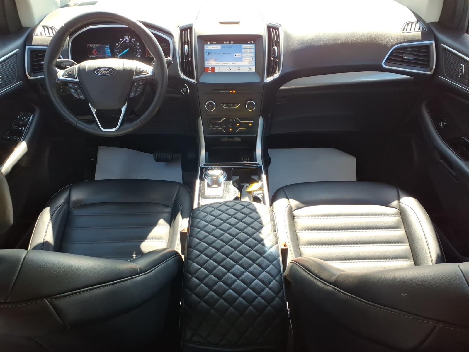 2019 Ford Edge photo 8 of 26