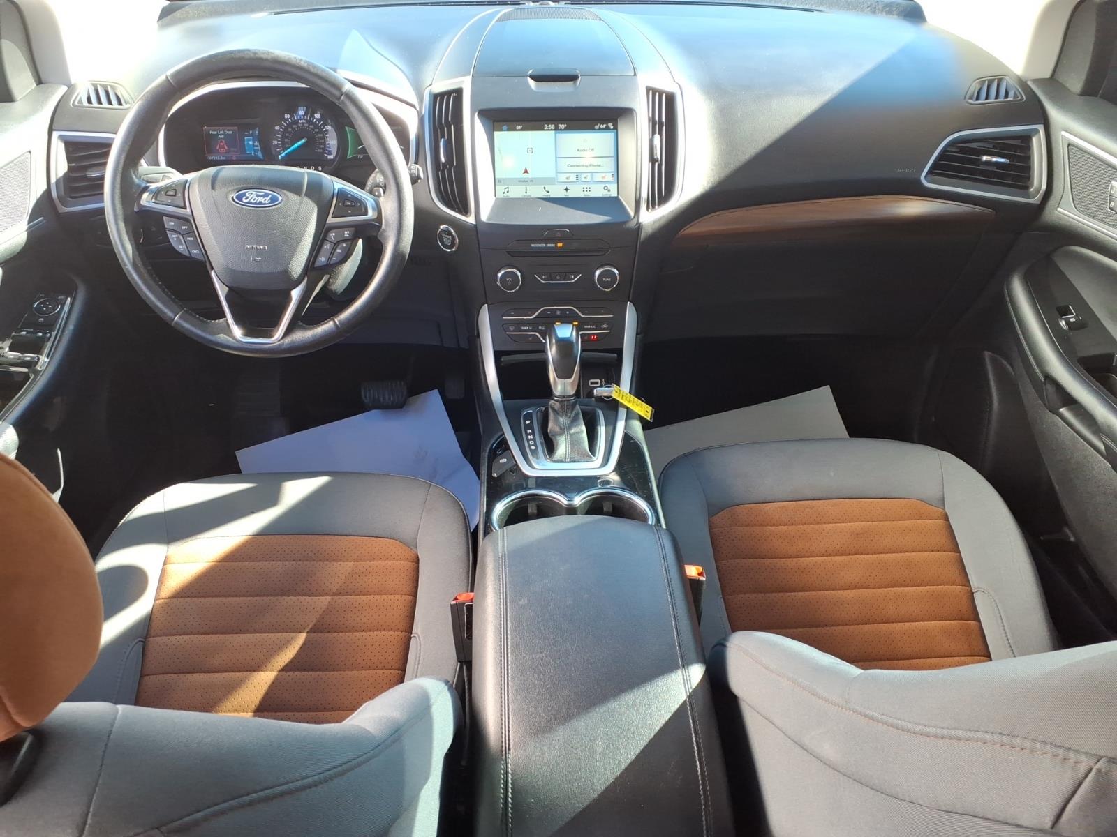 2018 Ford Edge photo 8 of 28