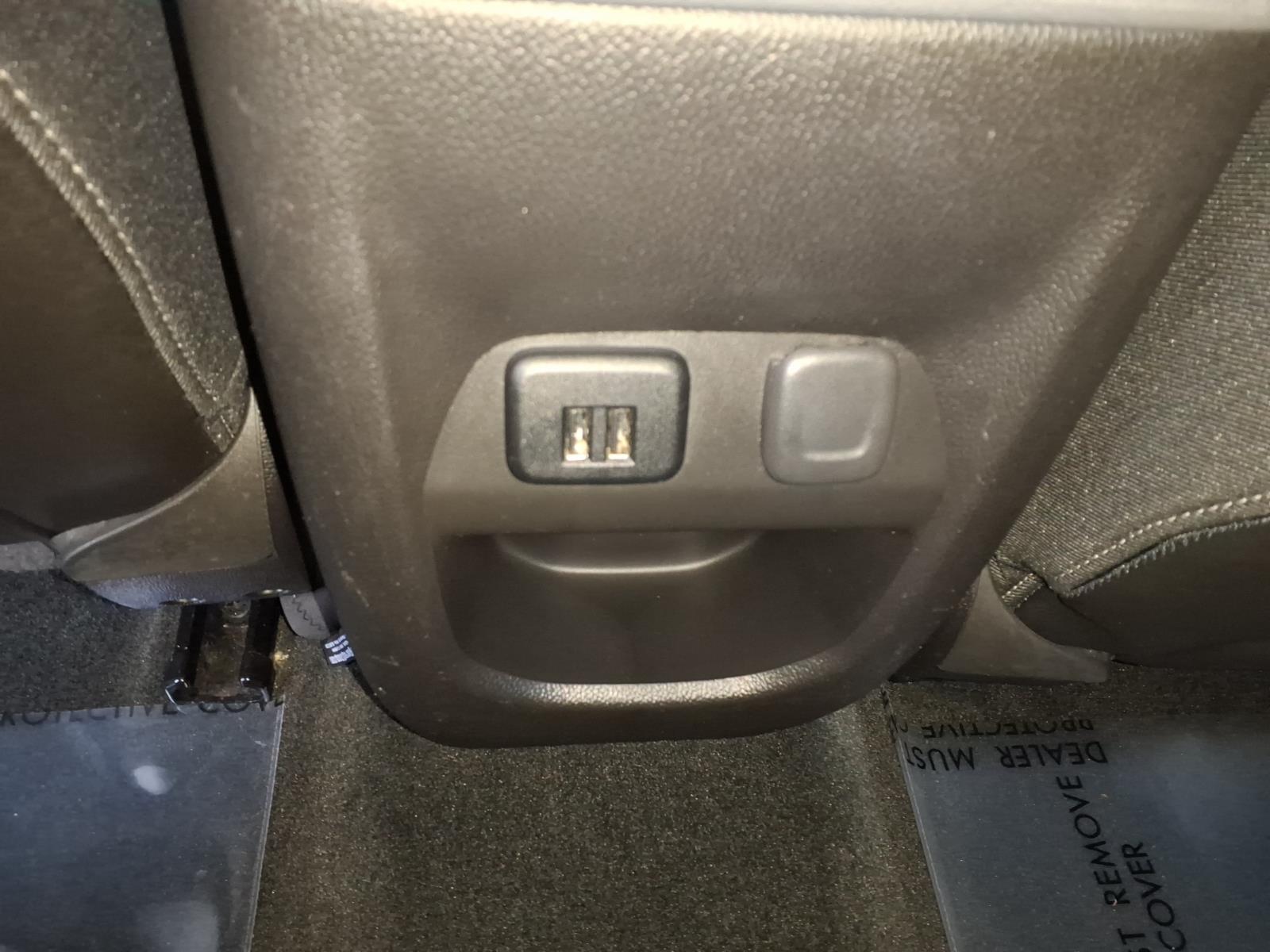 2015 Chevrolet Colorado photo 9 of 27