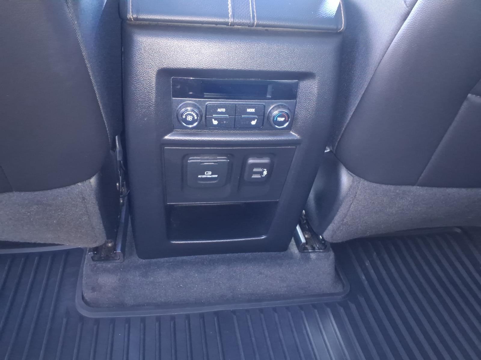 2020 Chevrolet Traverse photo 9 of 29