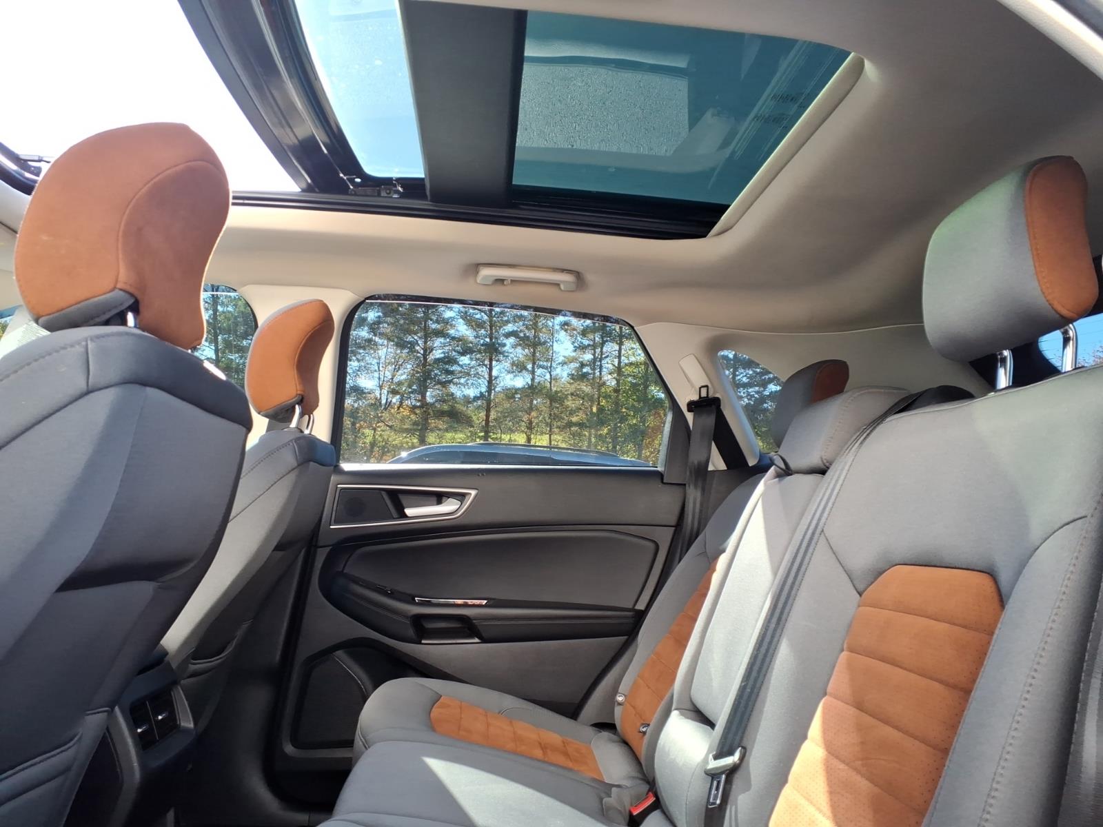 2018 Ford Edge photo 9 of 28