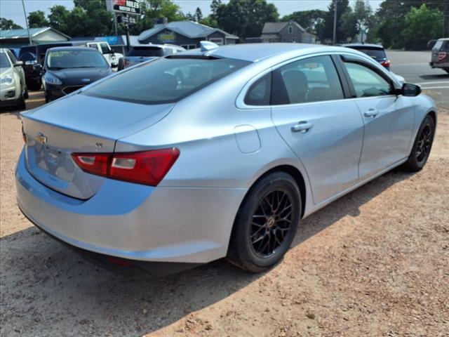 2017 Chevrolet Malibu LT - Photo 4