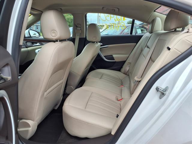 2017 Buick Regal Premium II - Photo 7