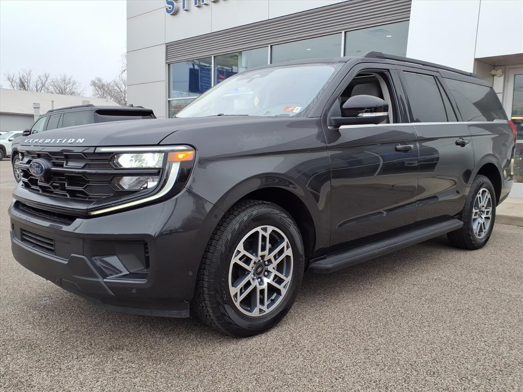 2025 Ford Expedition MAX photo 2