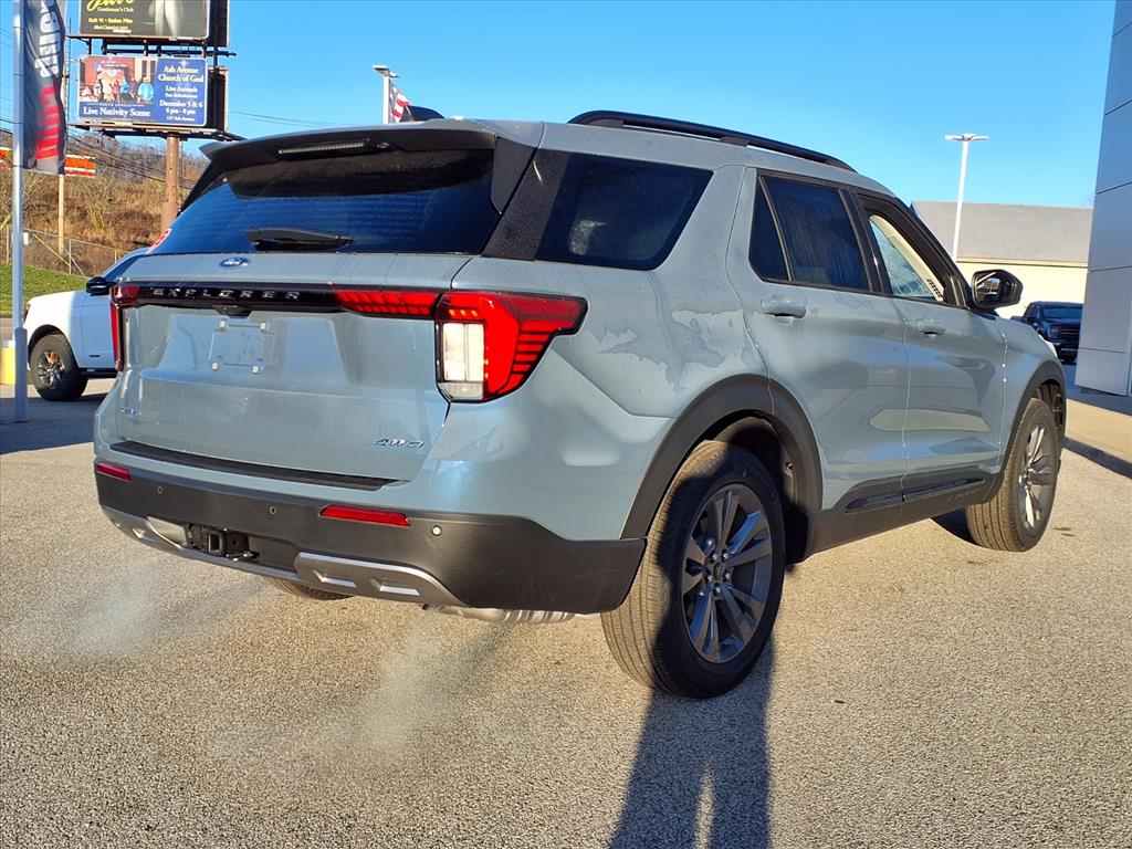 2026 Ford Explorer photo 2
